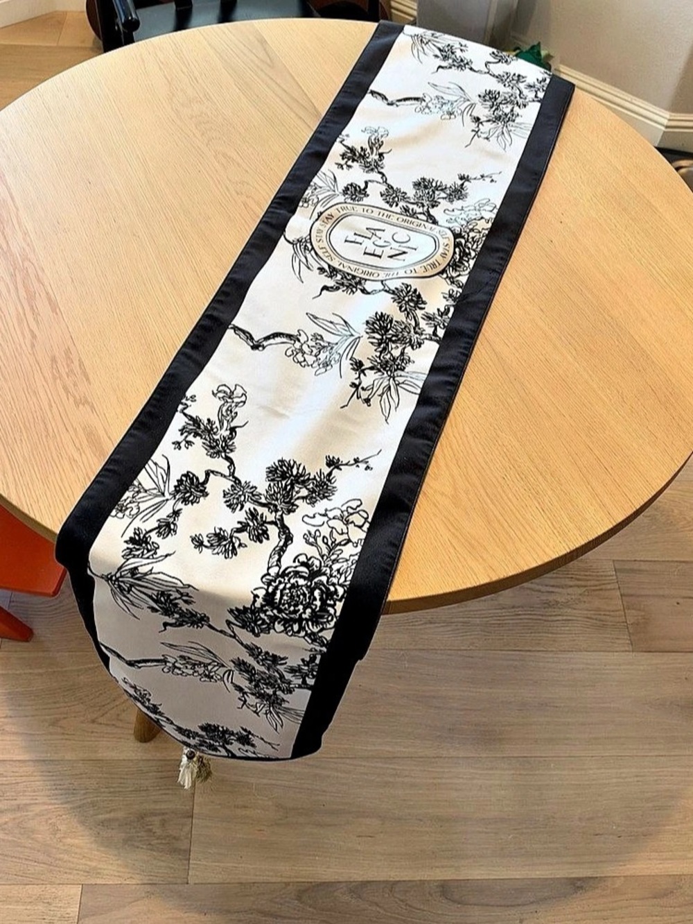 Chinoiserie Botanical Toile Table Runner Black Ivory